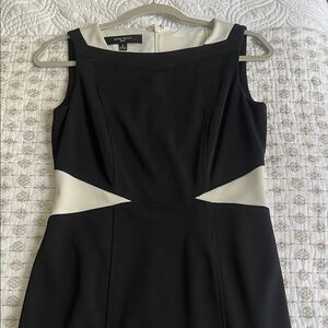 Nine West Black and White Sleeveless Midi Sheath Dress